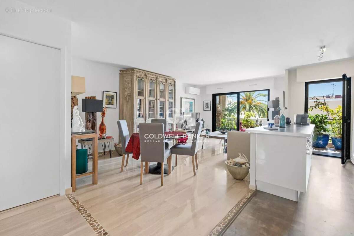 Appartement à LE CANNET