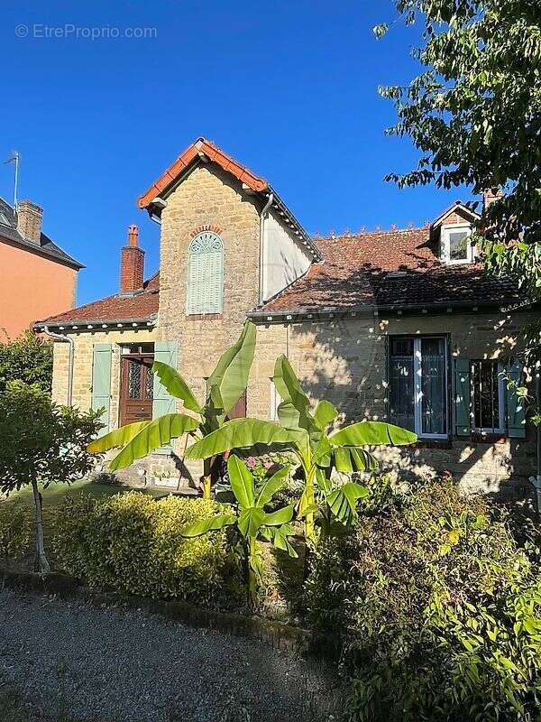 Maison à SAINT-HONORE-LES-BAINS