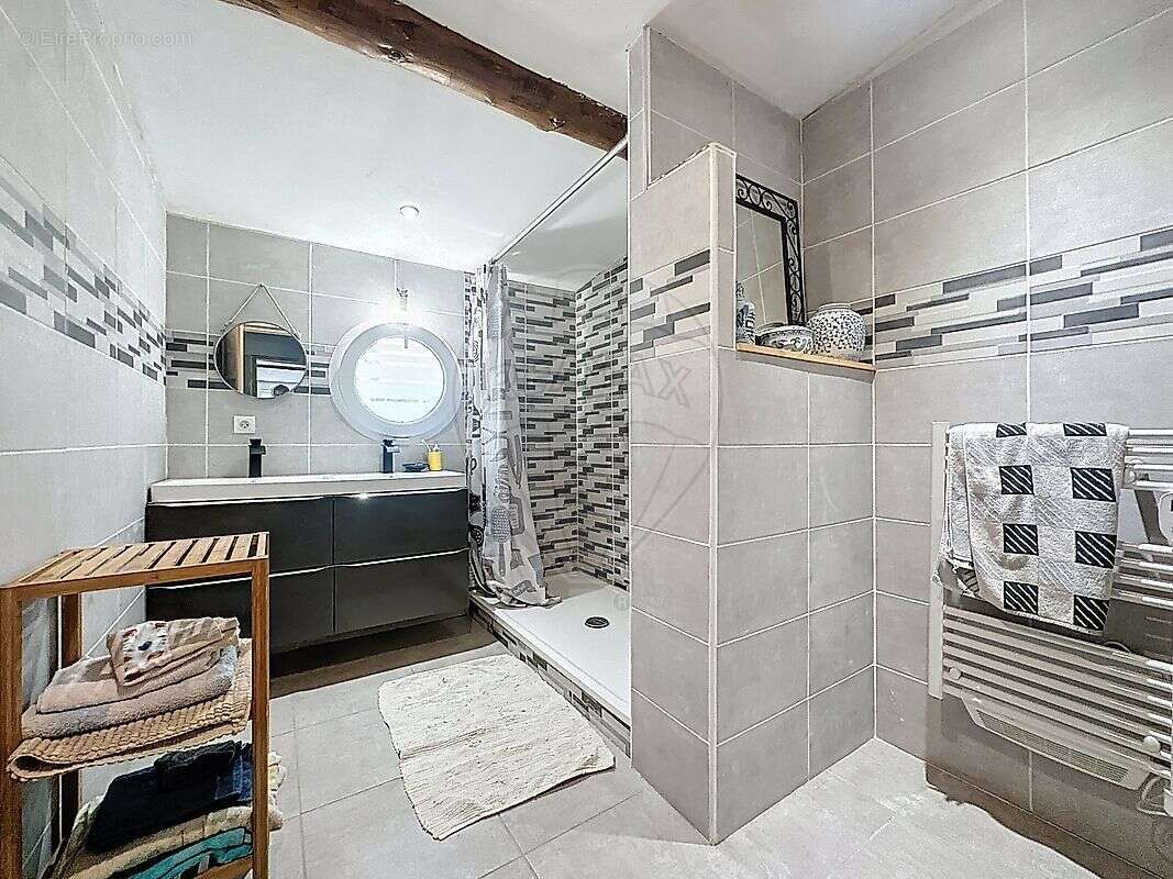 Maison à BOISSET-ET-GAUJAC