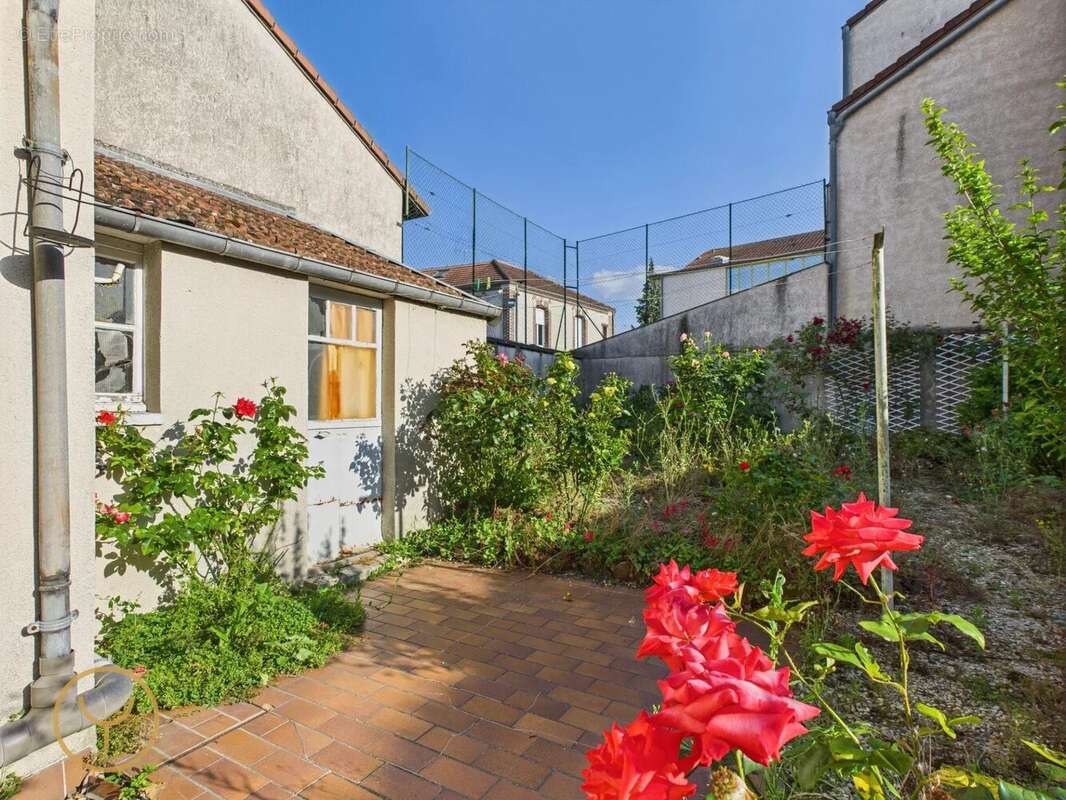 Maison à ROMILLY-SUR-SEINE