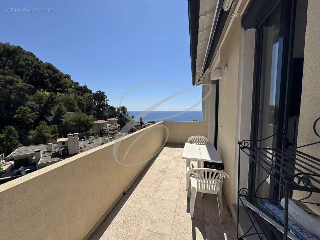 Appartement à ROQUEBRUNE-CAP-MARTIN