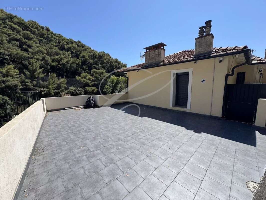 Appartement à ROQUEBRUNE-CAP-MARTIN
