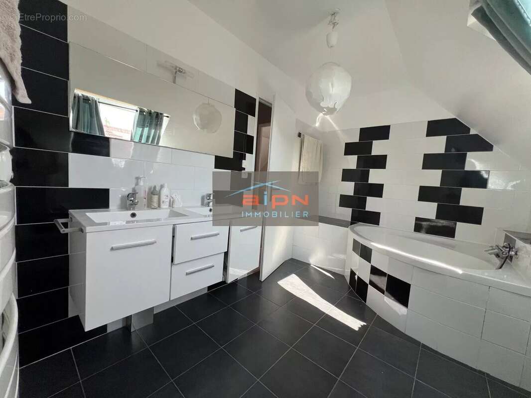 Maison à CAUDEBEC-LES-ELBEUF