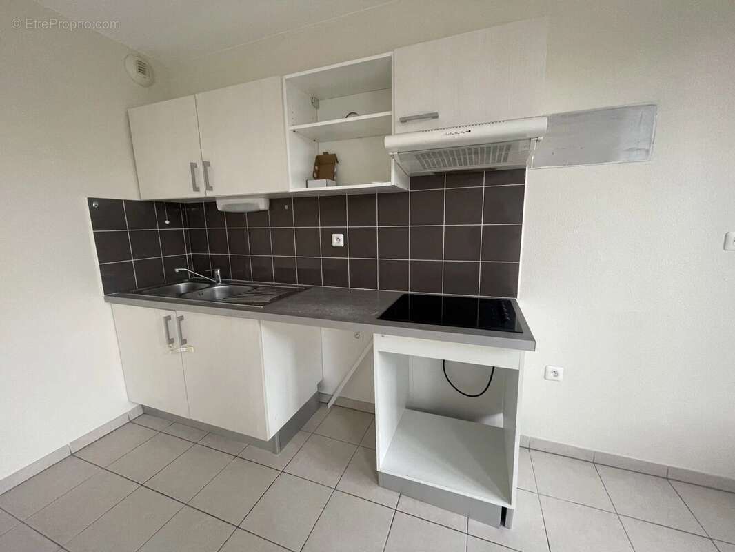 Appartement à BEAUZELLE