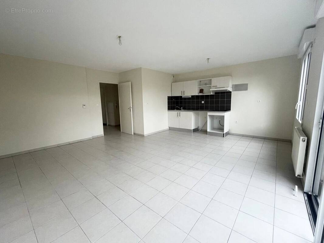 Appartement à BEAUZELLE