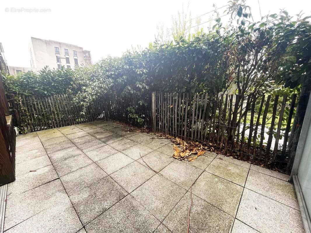 Appartement à BEAUZELLE