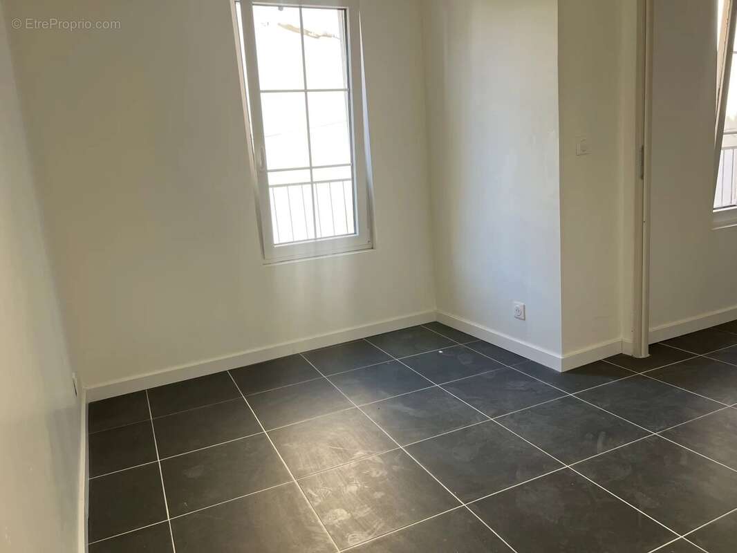 Appartement à SAINT-MAXIMIN-LA-SAINTE-BAUME