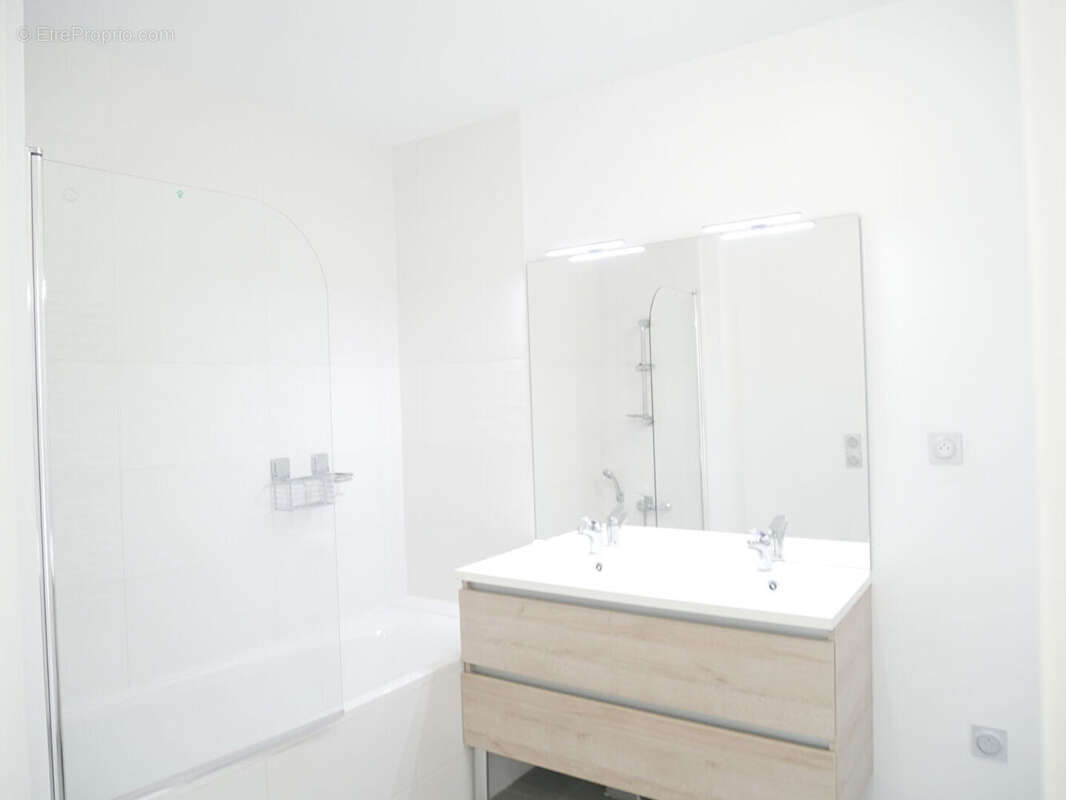 Appartement à VENELLES