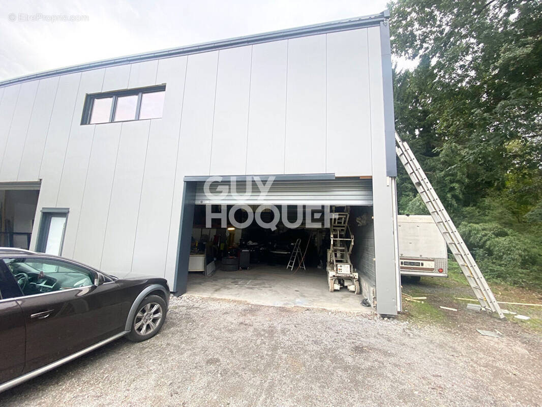 Commerce à LA ROCHETTE