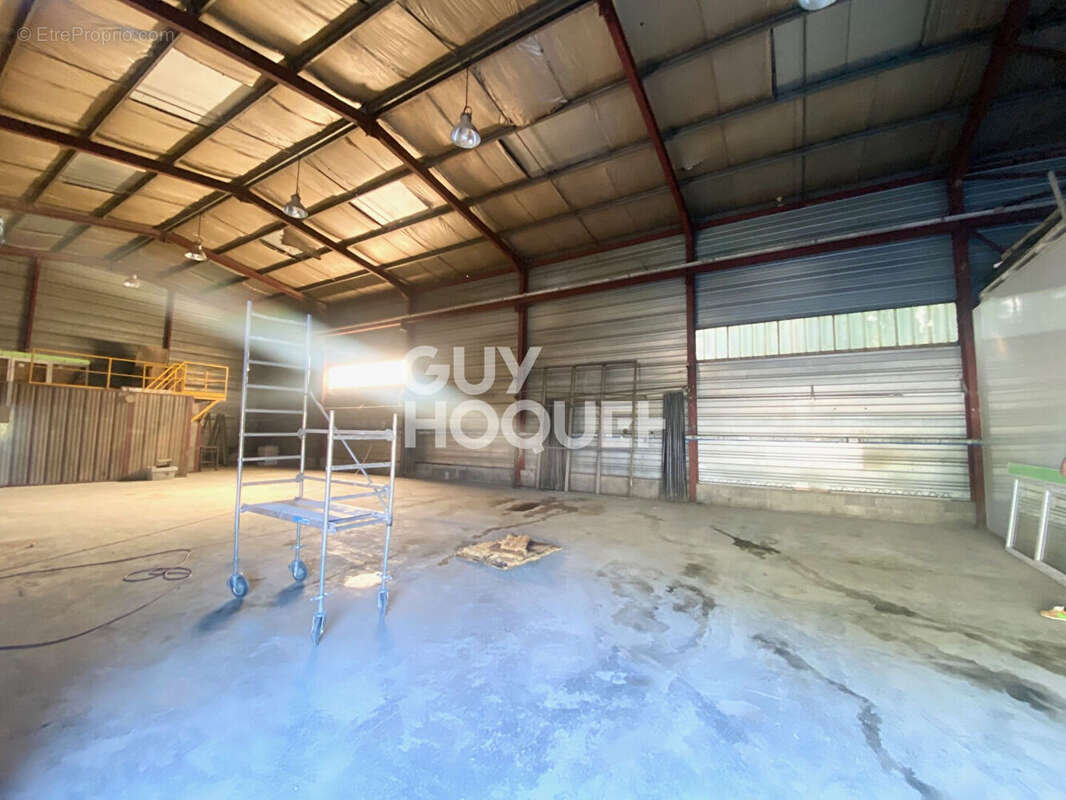 Commerce à LA ROCHETTE