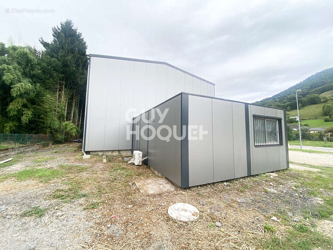 Commerce à LA ROCHETTE