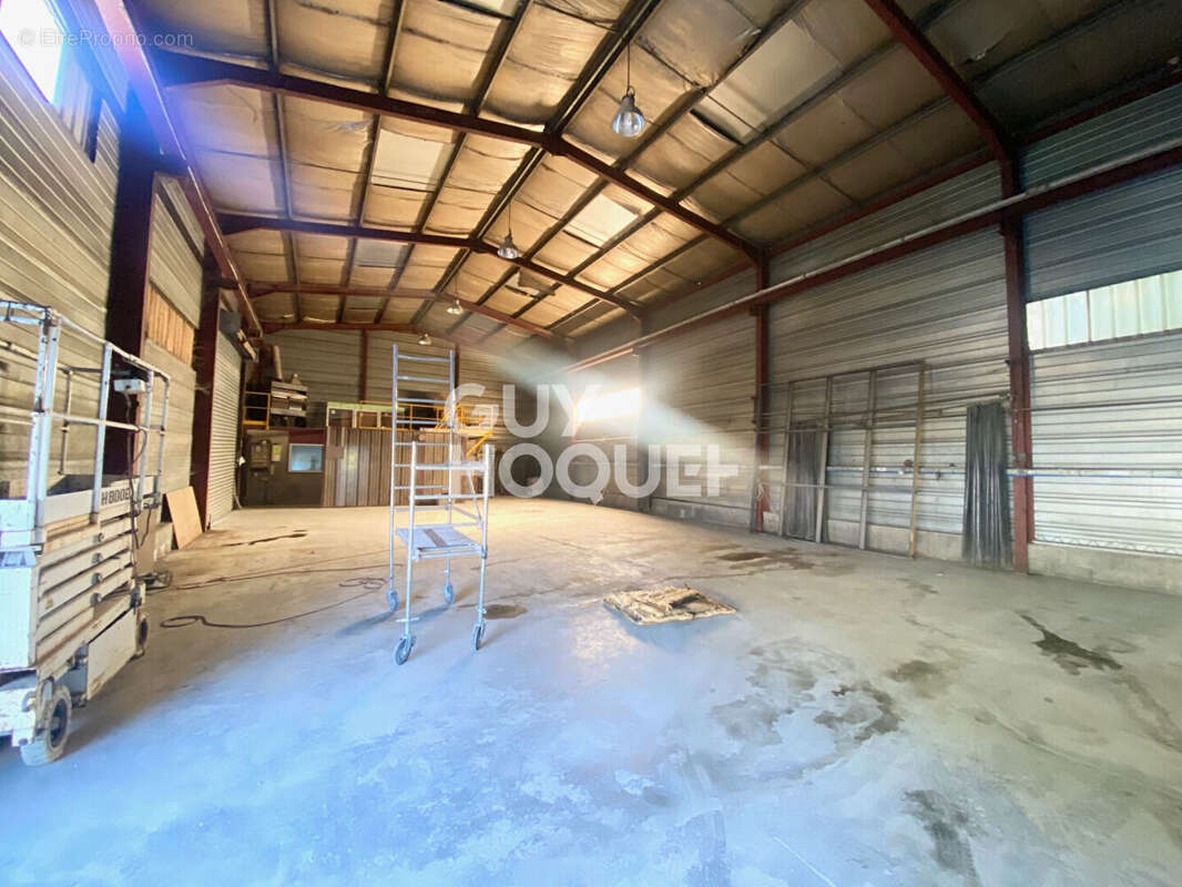 Commerce à LA ROCHETTE