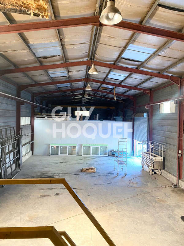 Commerce à LA ROCHETTE