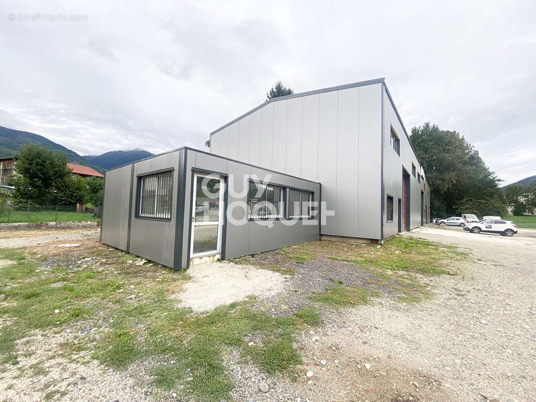 Commerce à LA ROCHETTE