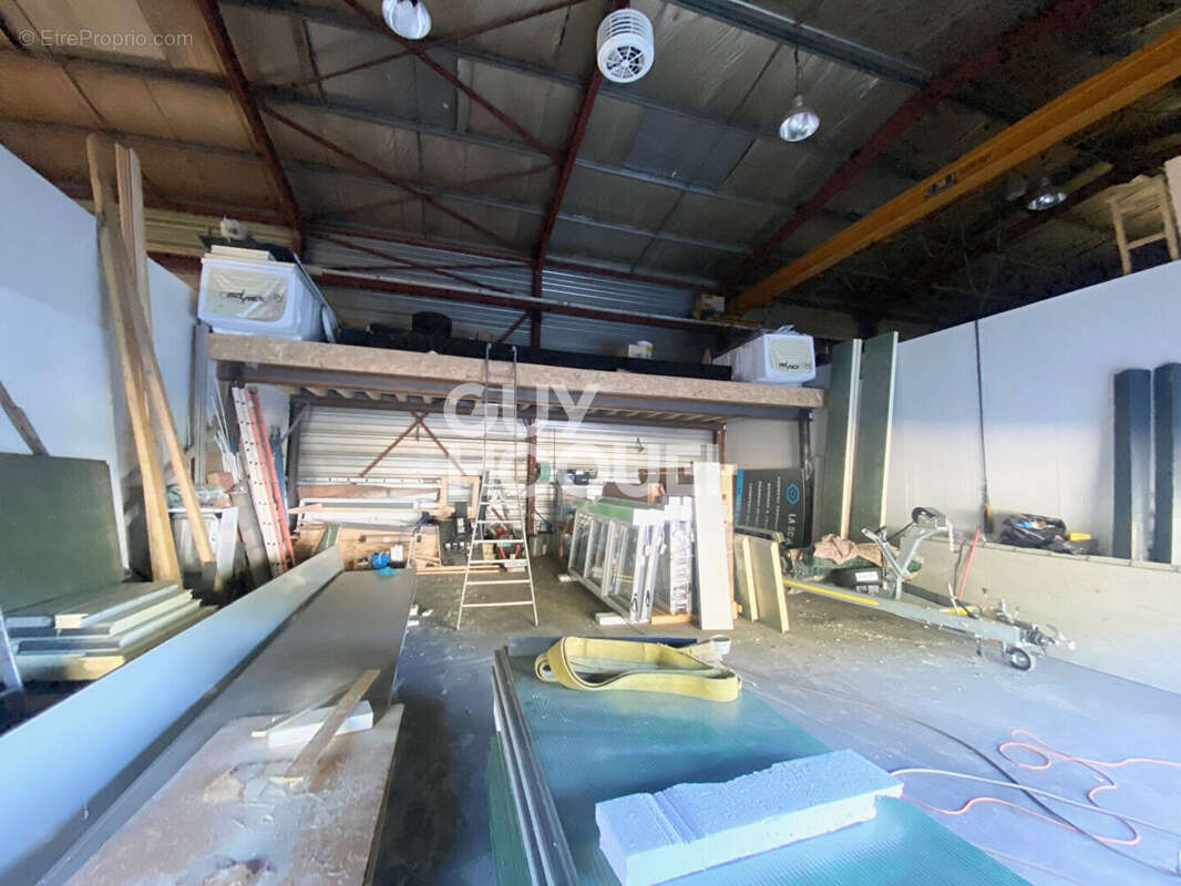 Commerce à LA ROCHETTE