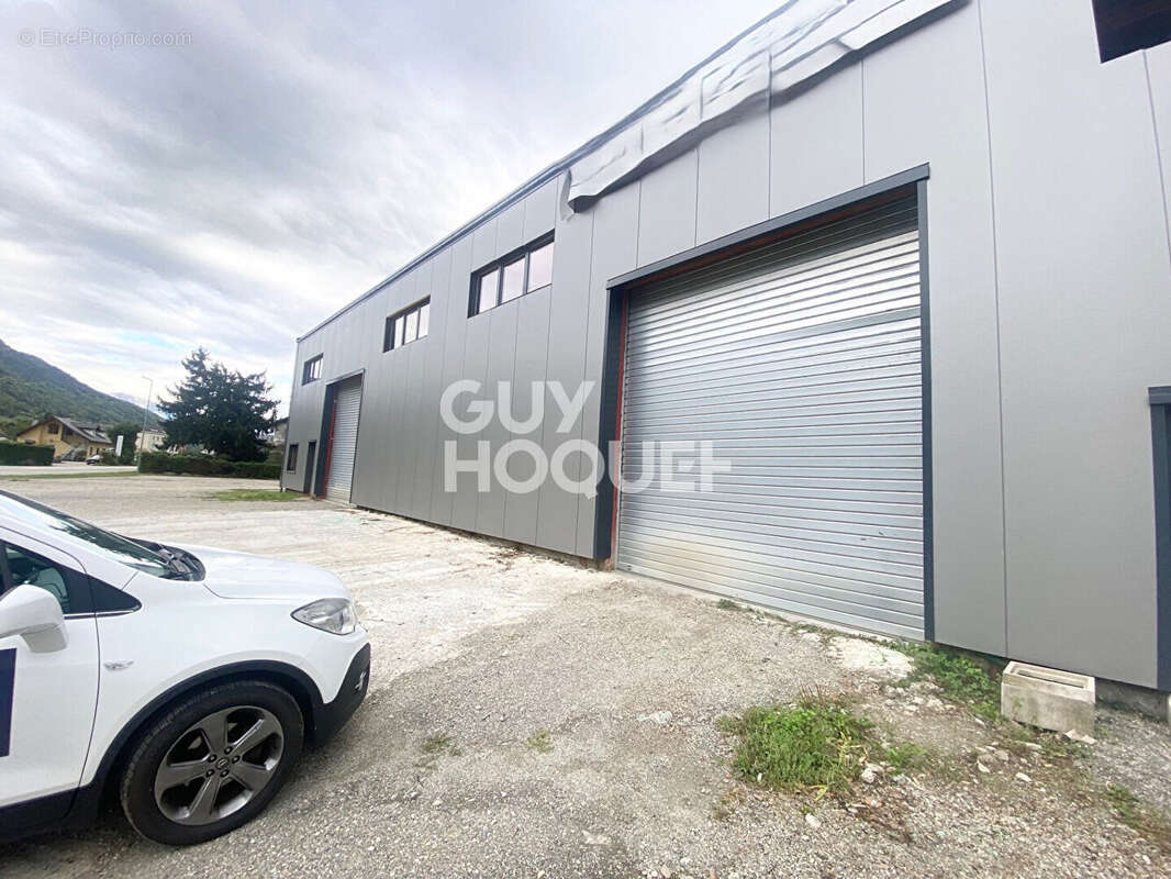 Commerce à LA ROCHETTE