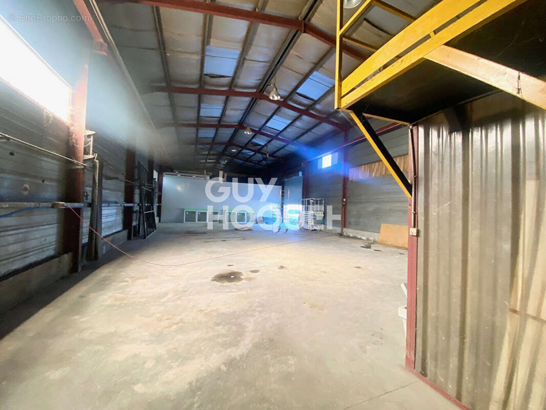 Commerce à LA ROCHETTE