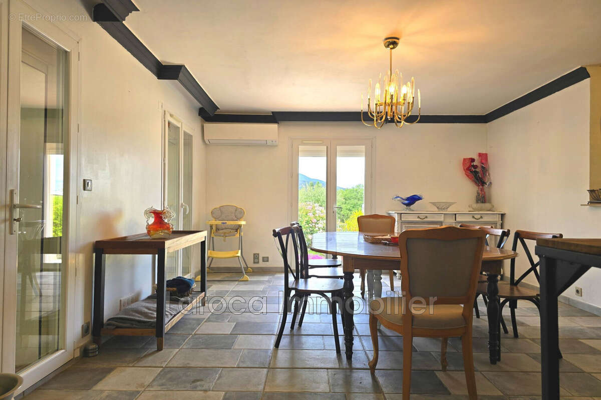 Maison à LAROQUE-DES-ALBERES