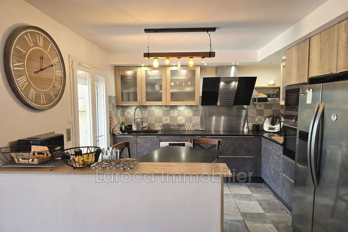 Maison à LAROQUE-DES-ALBERES