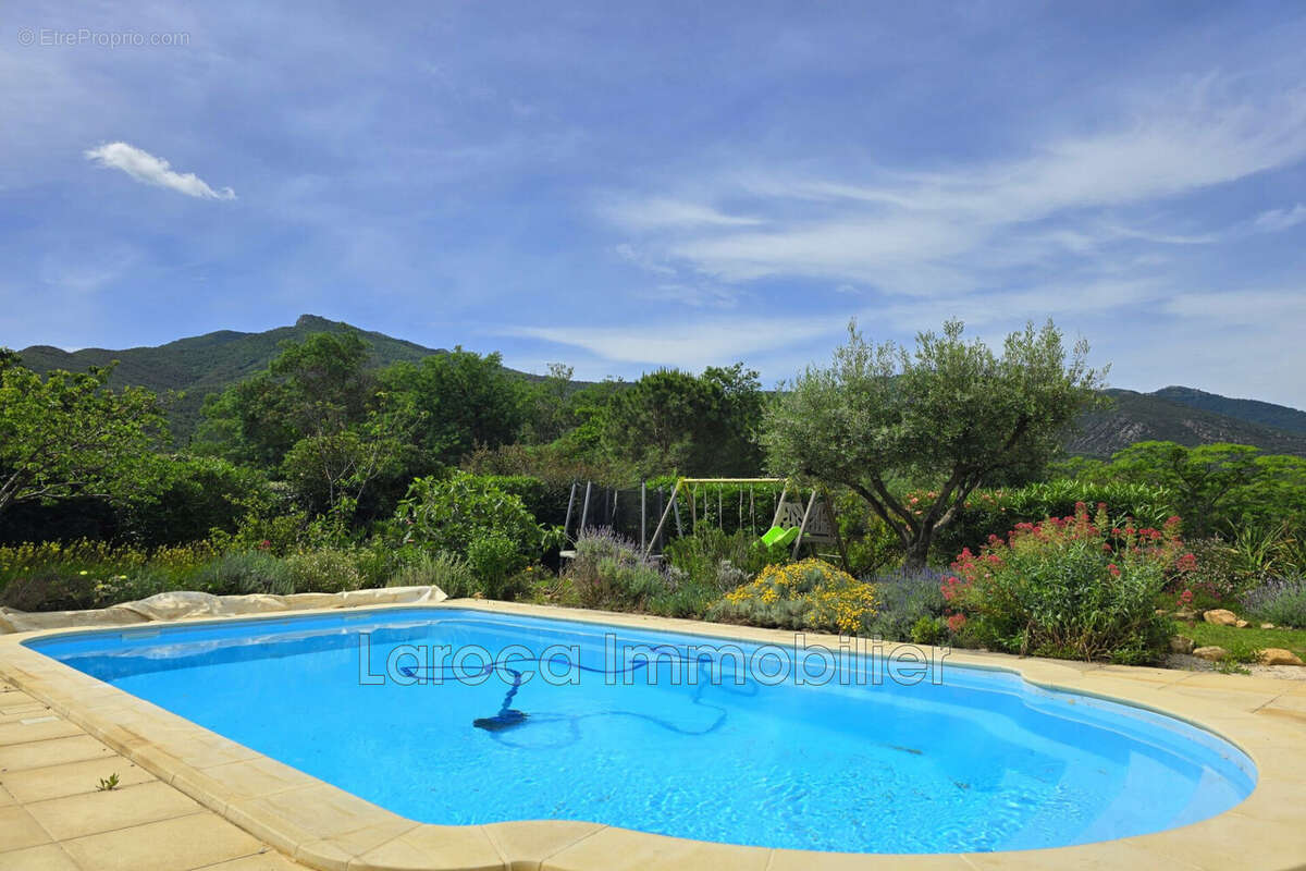 Maison à LAROQUE-DES-ALBERES