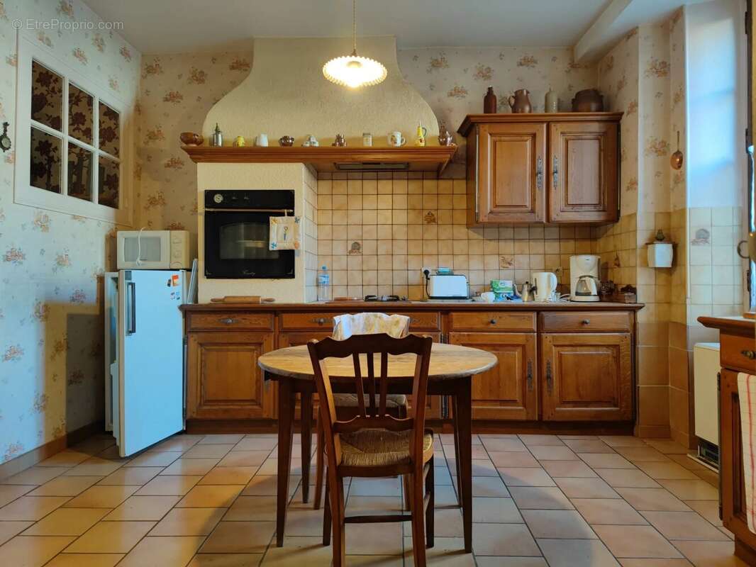 Maison à MOULINS-ENGILBERT