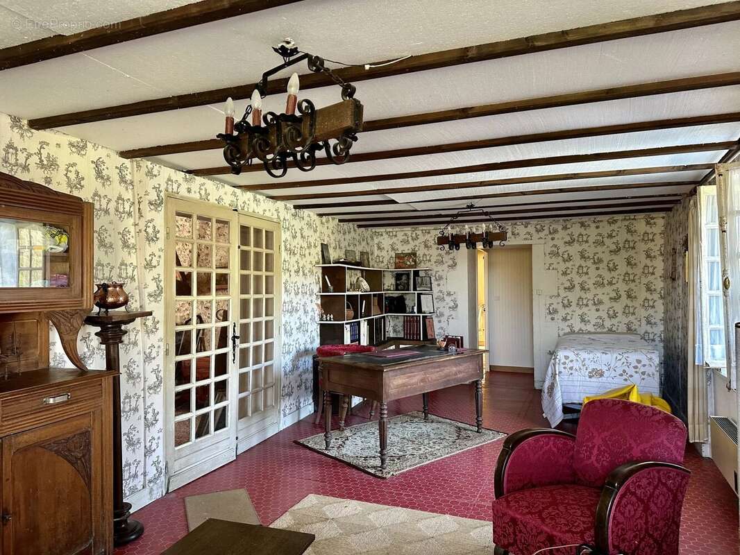 Maison à SALLES-LAVALETTE