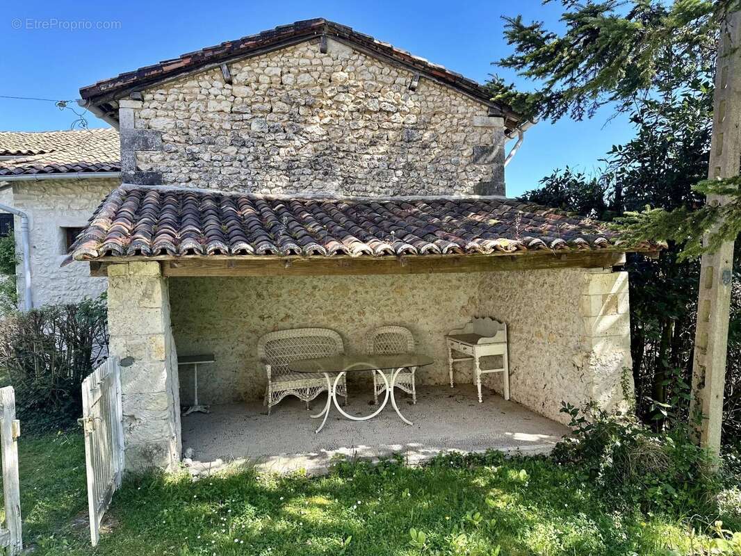 Maison à SALLES-LAVALETTE