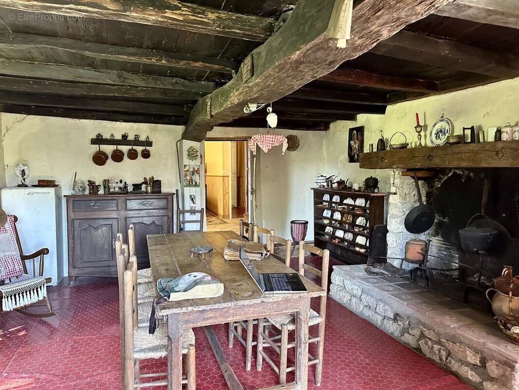 Maison à SALLES-LAVALETTE