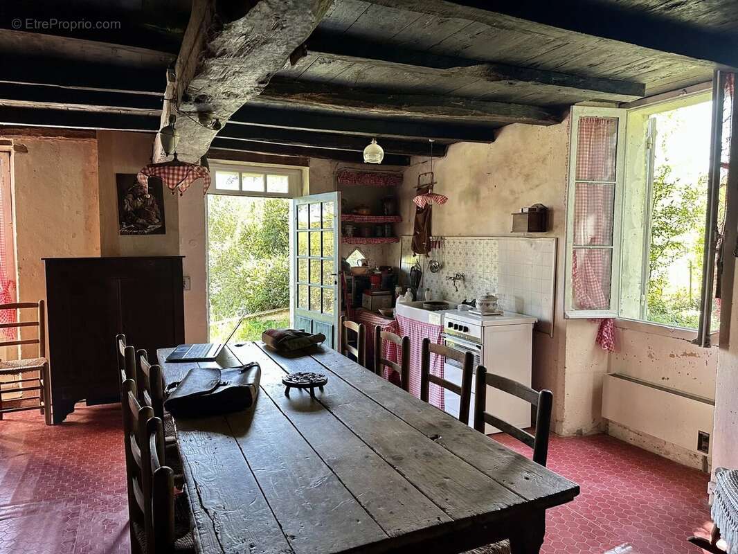 Maison à SALLES-LAVALETTE