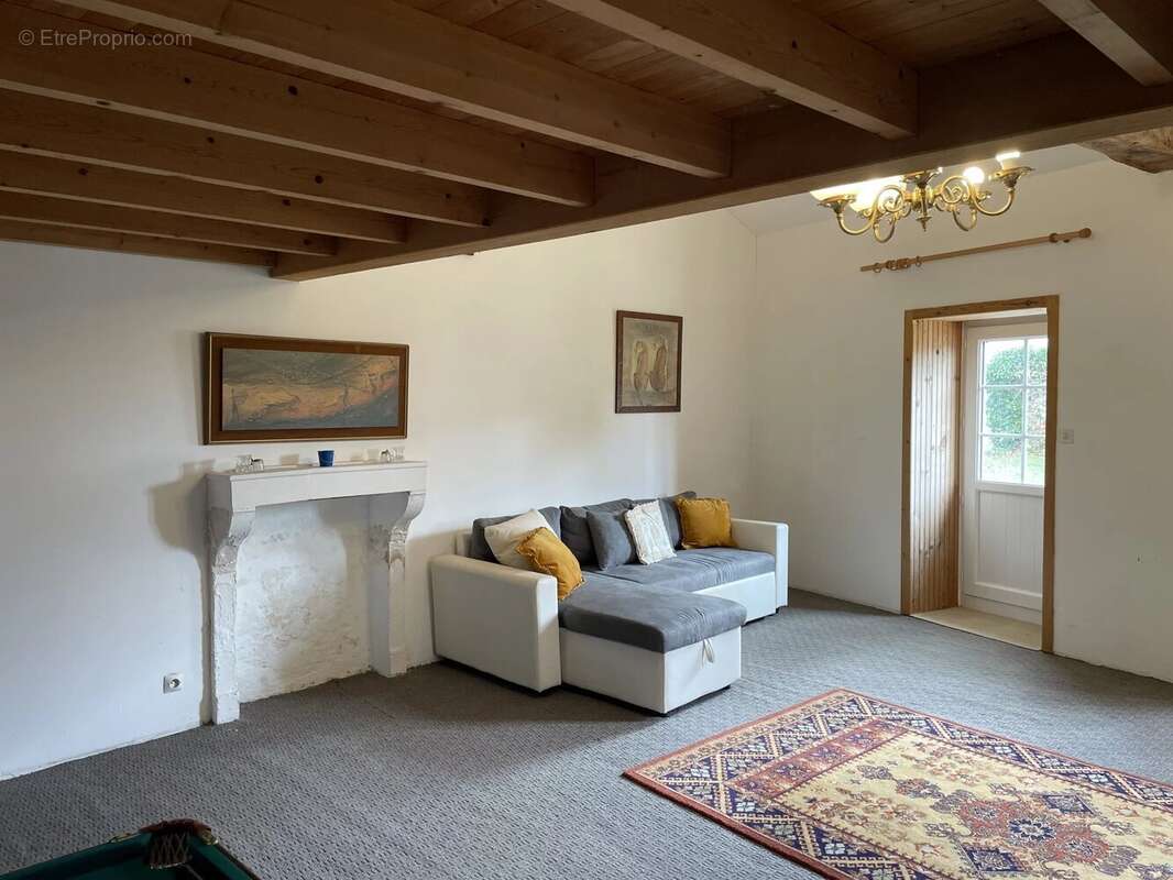 Maison à FONTAINE-CHALENDRAY