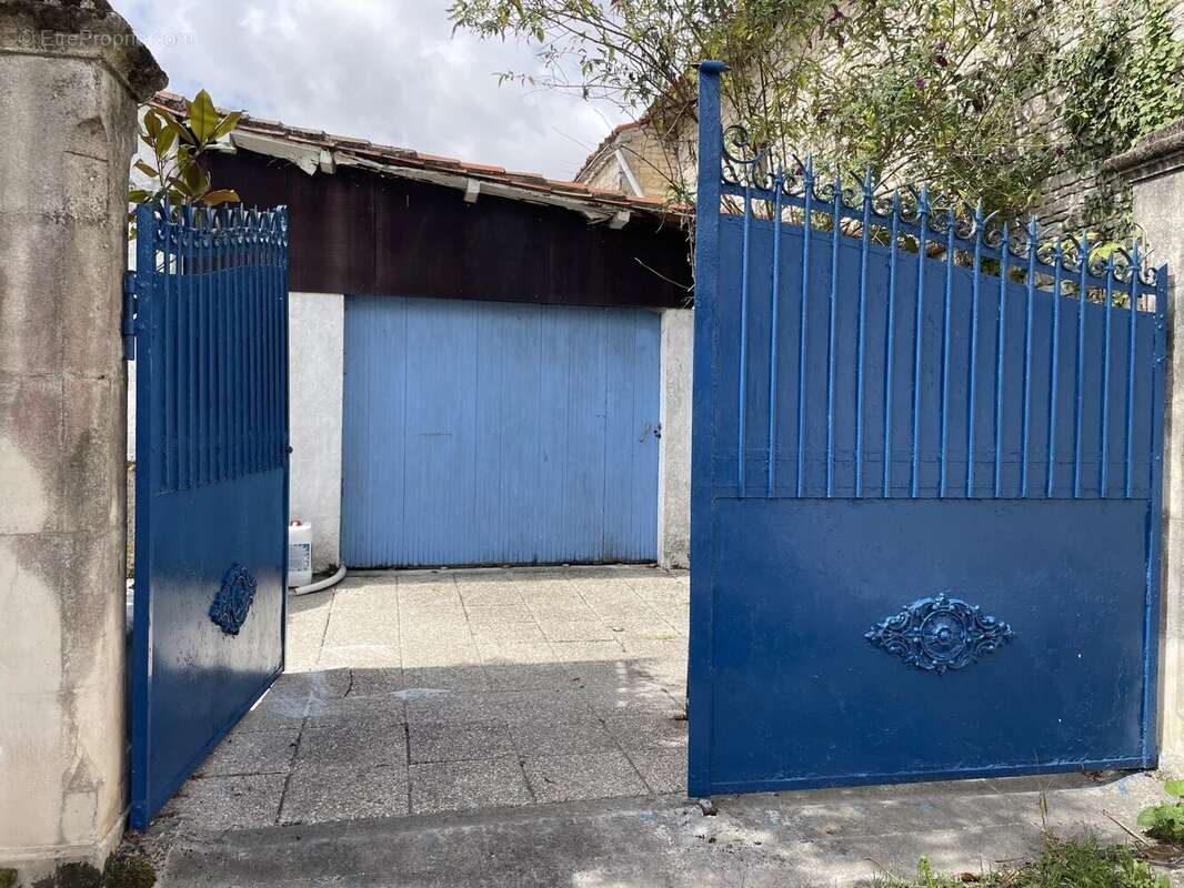 Maison à FONTAINE-CHALENDRAY