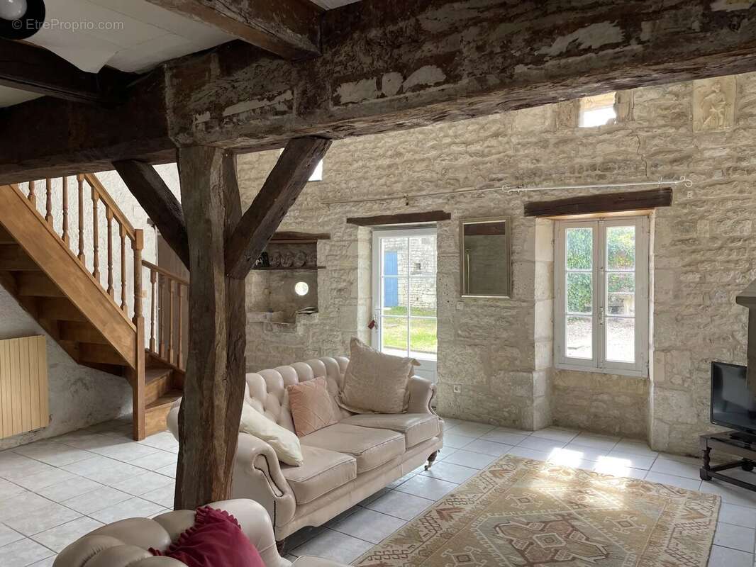 Maison à FONTAINE-CHALENDRAY