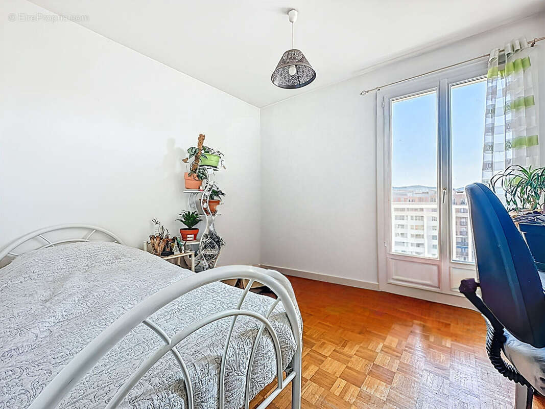Appartement à MARSEILLE-13E