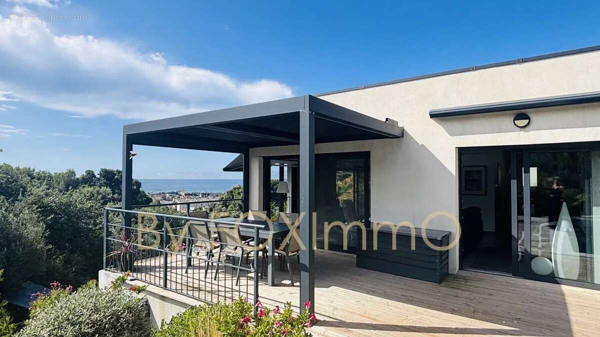 Maison à CAGNES-SUR-MER