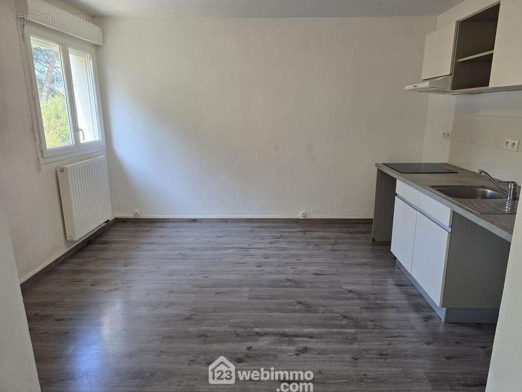 Une agréable cuisine spacieuse - Appartement à BRUGES