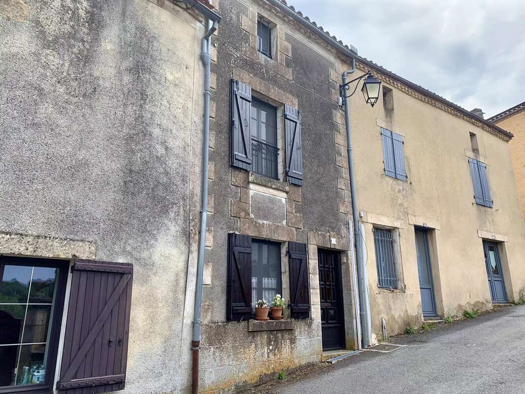 Maison à SALLES-DE-BELVES