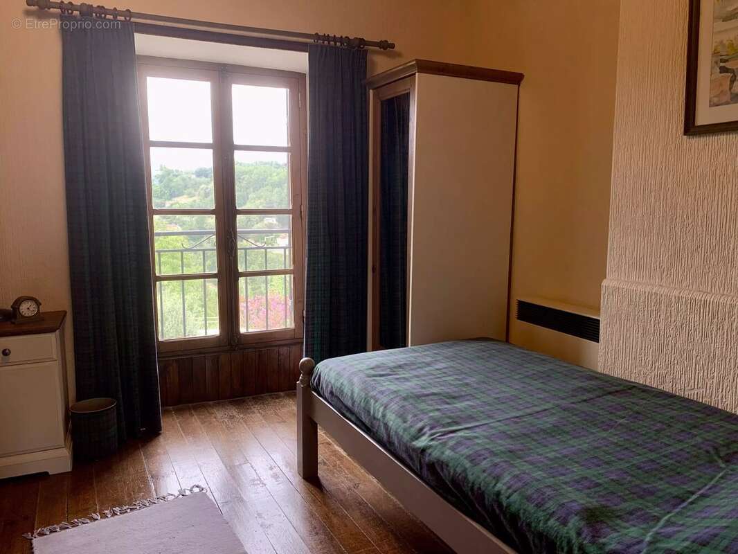 Maison à SALLES-DE-BELVES