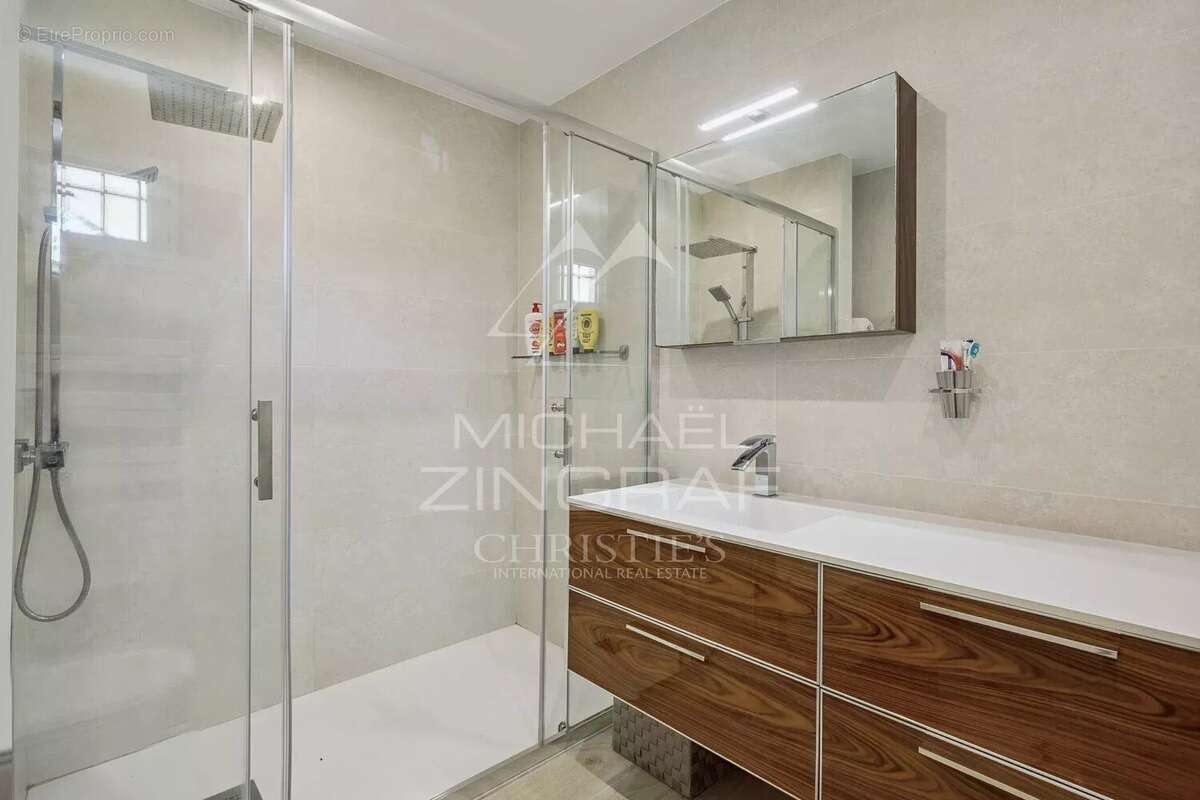 Appartement à MANDELIEU-LA-NAPOULE