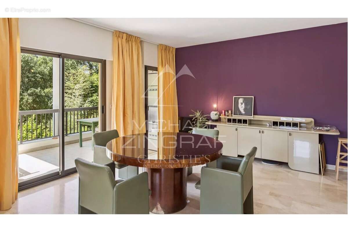 Appartement à MANDELIEU-LA-NAPOULE