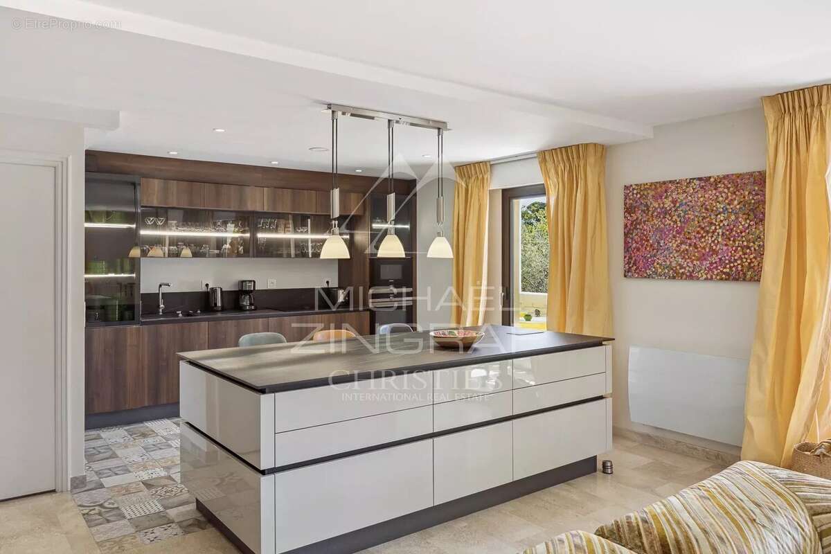 Appartement à MANDELIEU-LA-NAPOULE