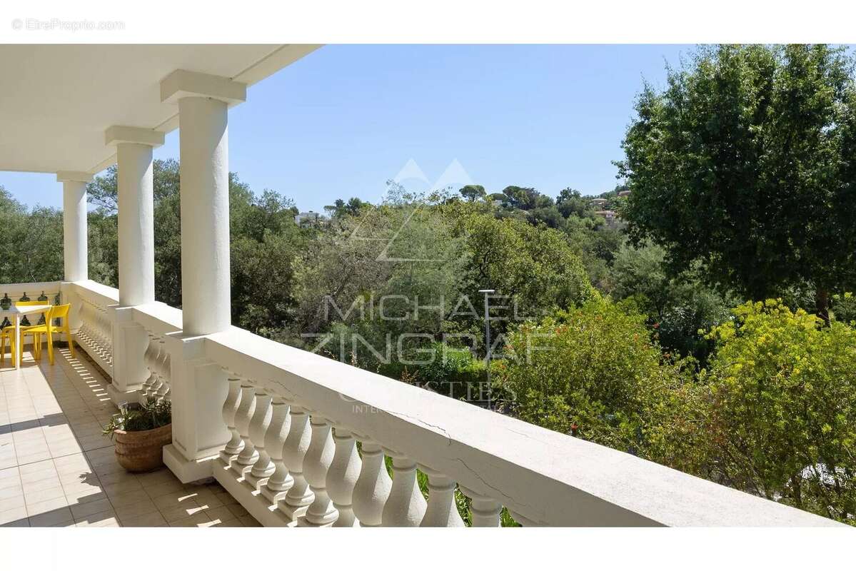 Appartement à MANDELIEU-LA-NAPOULE