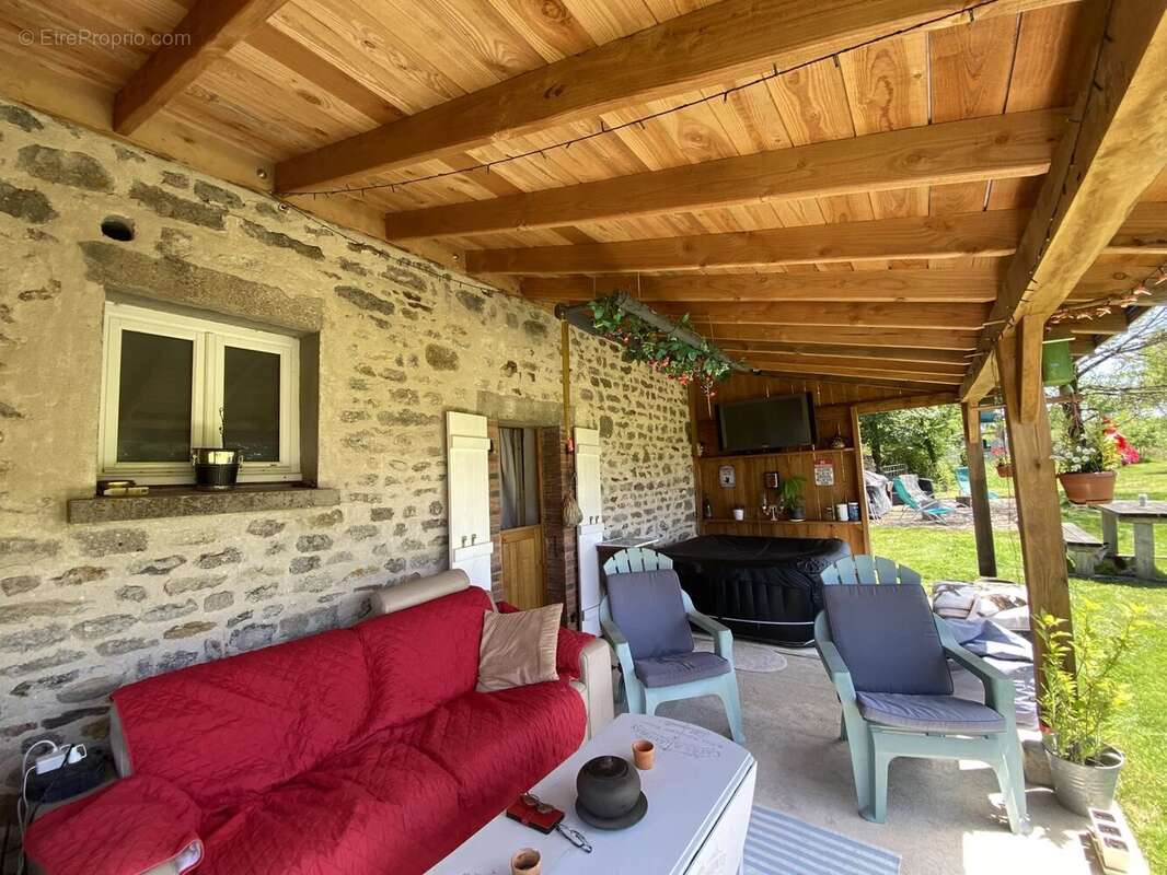 Maison à BUSSIERE-POITEVINE