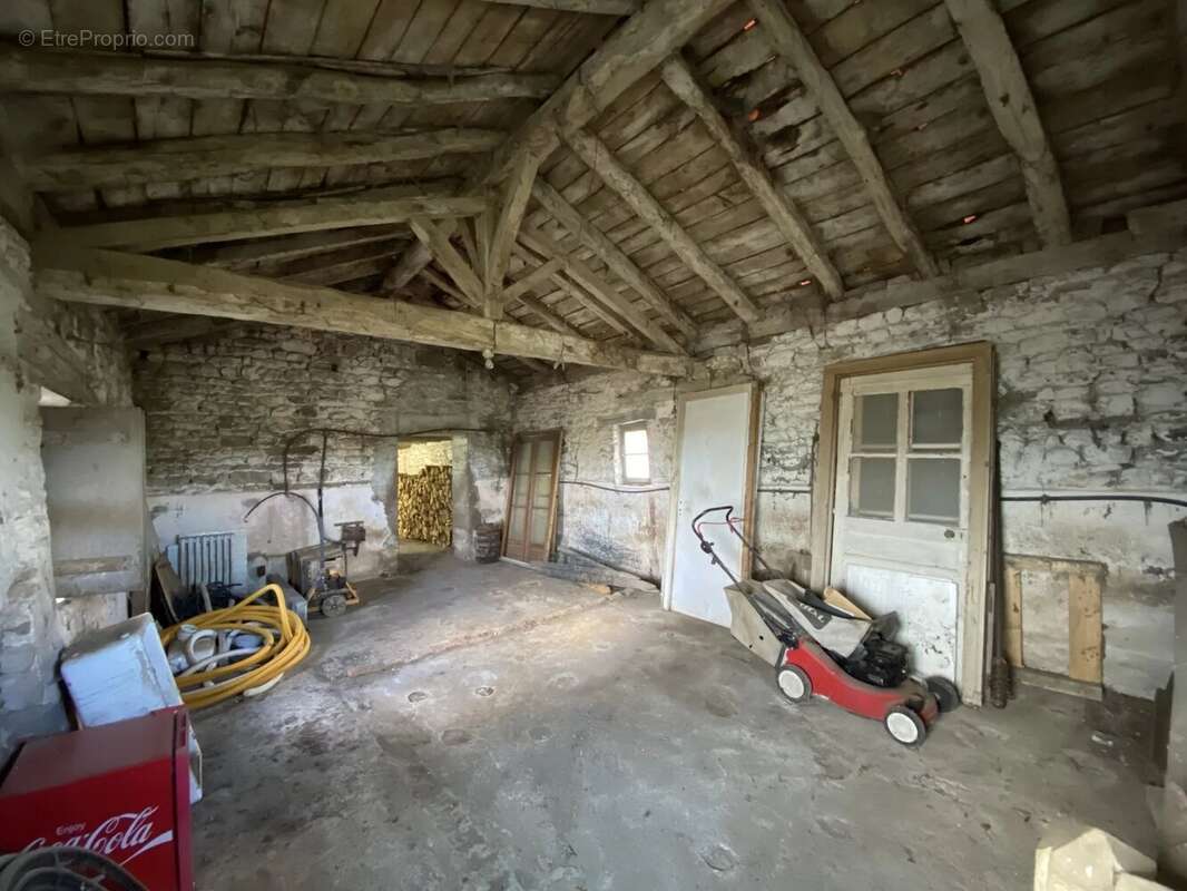 Maison à BUSSIERE-POITEVINE