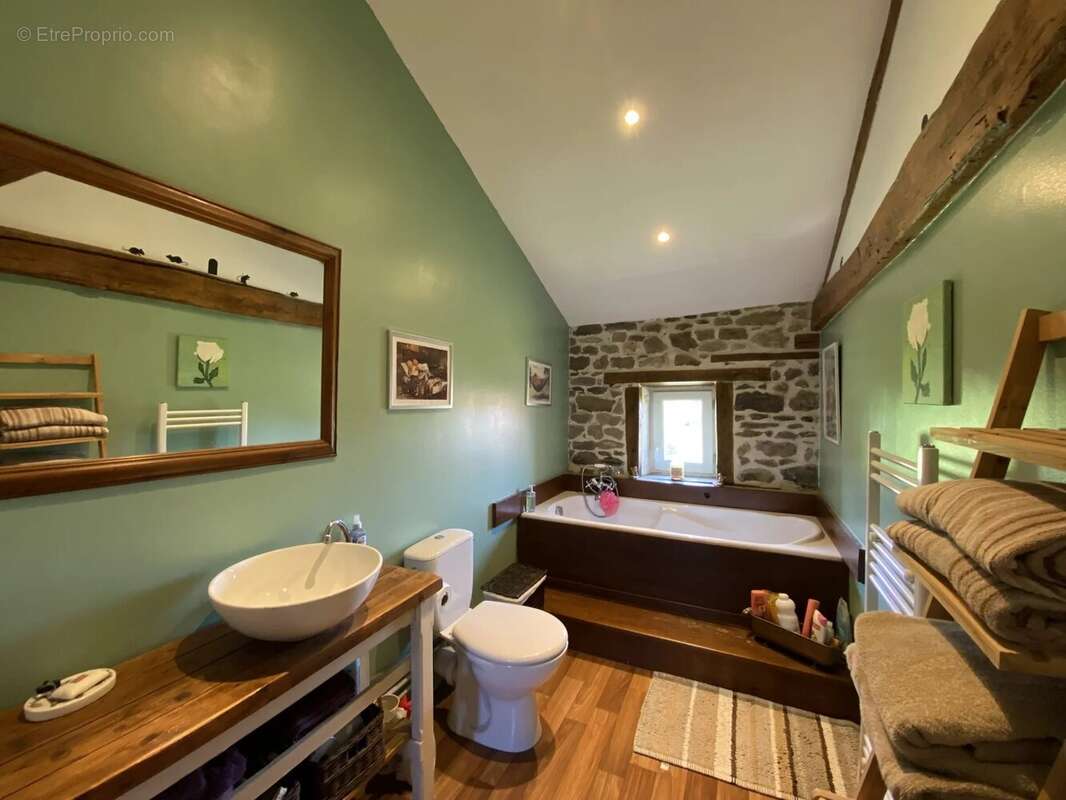 Maison à BUSSIERE-POITEVINE