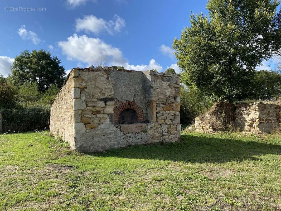 Maison à BUSSIERE-POITEVINE
