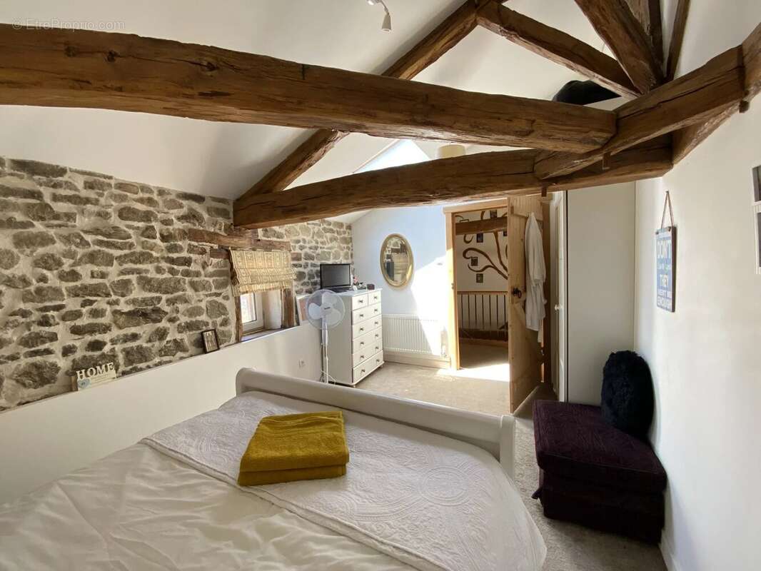 Maison à BUSSIERE-POITEVINE