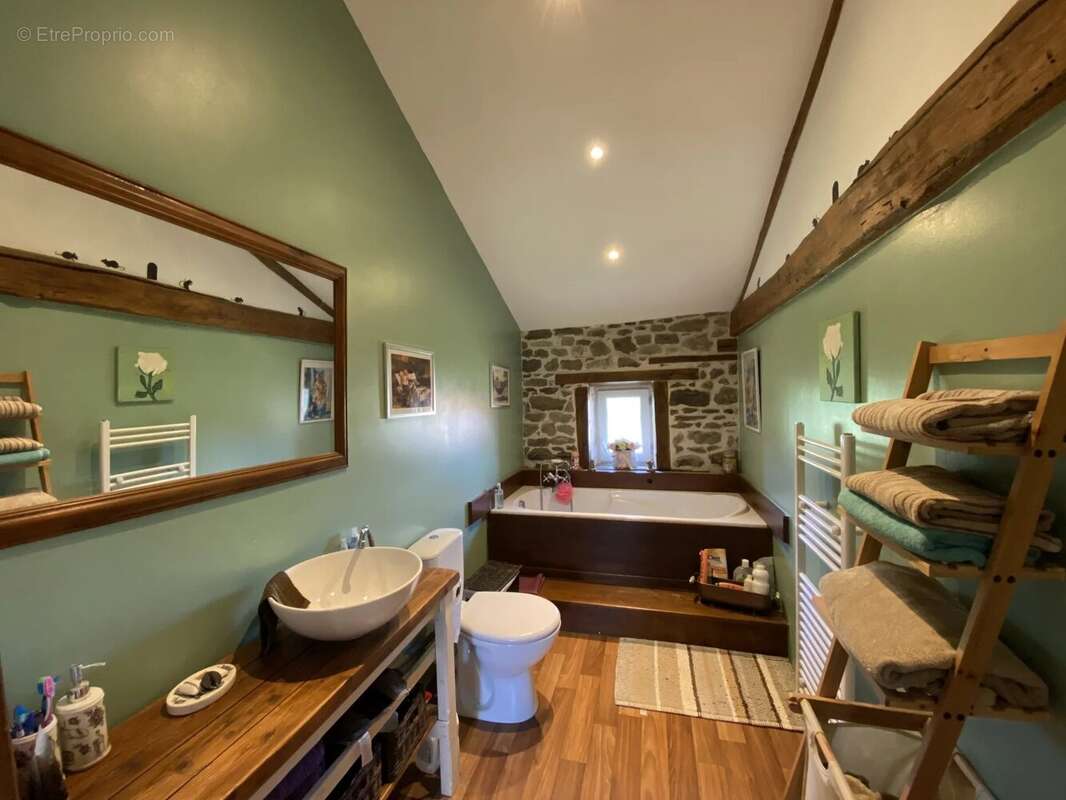 Maison à BUSSIERE-POITEVINE