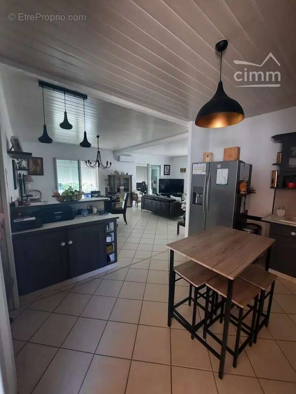 Maison à SAINT-ROMAIN-LE-NOBLE