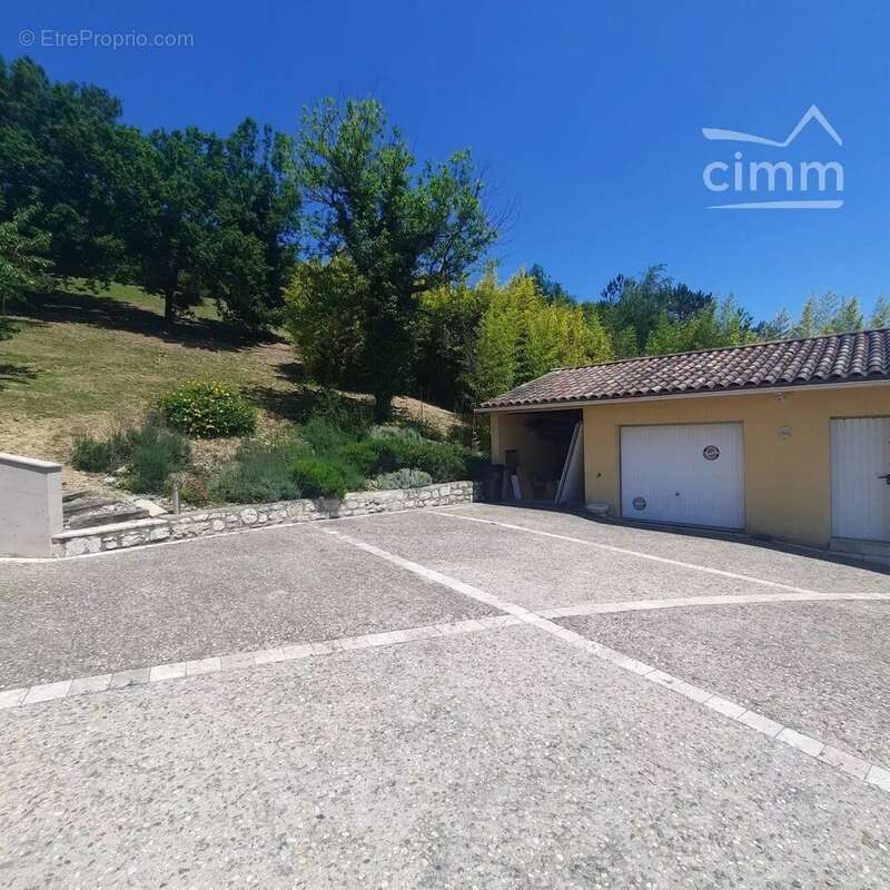 Maison à SAINT-ROMAIN-LE-NOBLE