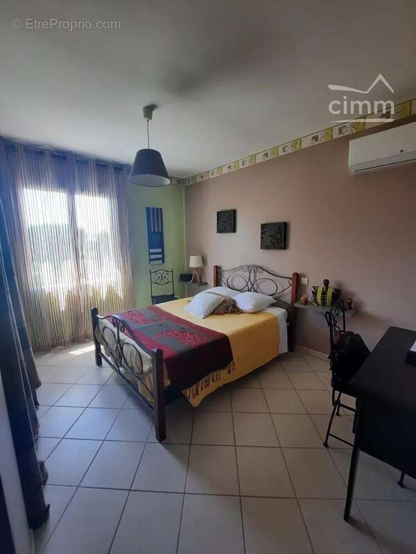 Maison à SAINT-ROMAIN-LE-NOBLE